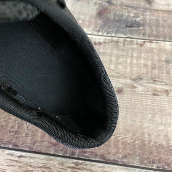 New Balance Minimus Running Shoes Men's 9 Black Gray Gold Athletic MX20GL4 - Picture 10 of 12